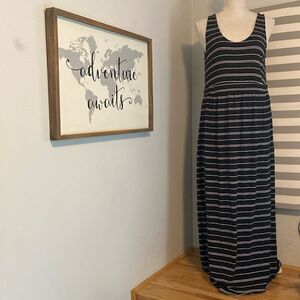 Athleta Black & White Striped Maxi Athleisure Travel Dress Size Large